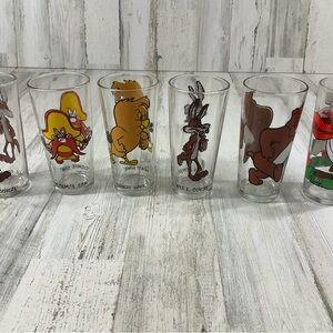 VTG Pepsi, 1973, 1976 Warner Bros. Looney Tunes Character Glass Set - Multicolor
